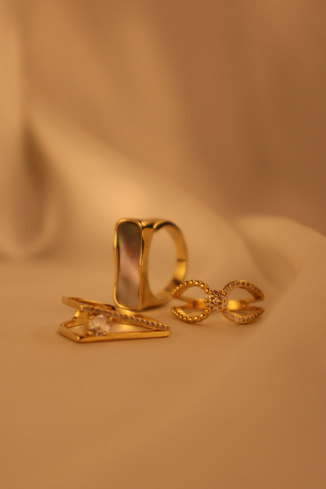 Golden Edge Ring Set (3 Pieces)