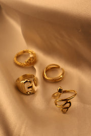 Gold Ring Set (4 Pieces)