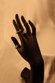 Golden Glam Ring Set (4 Pieces)