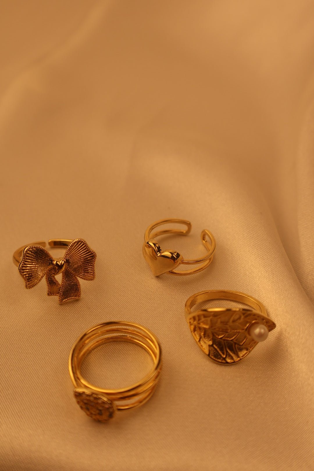 Charming Gold Ring Set (4 Pieces)