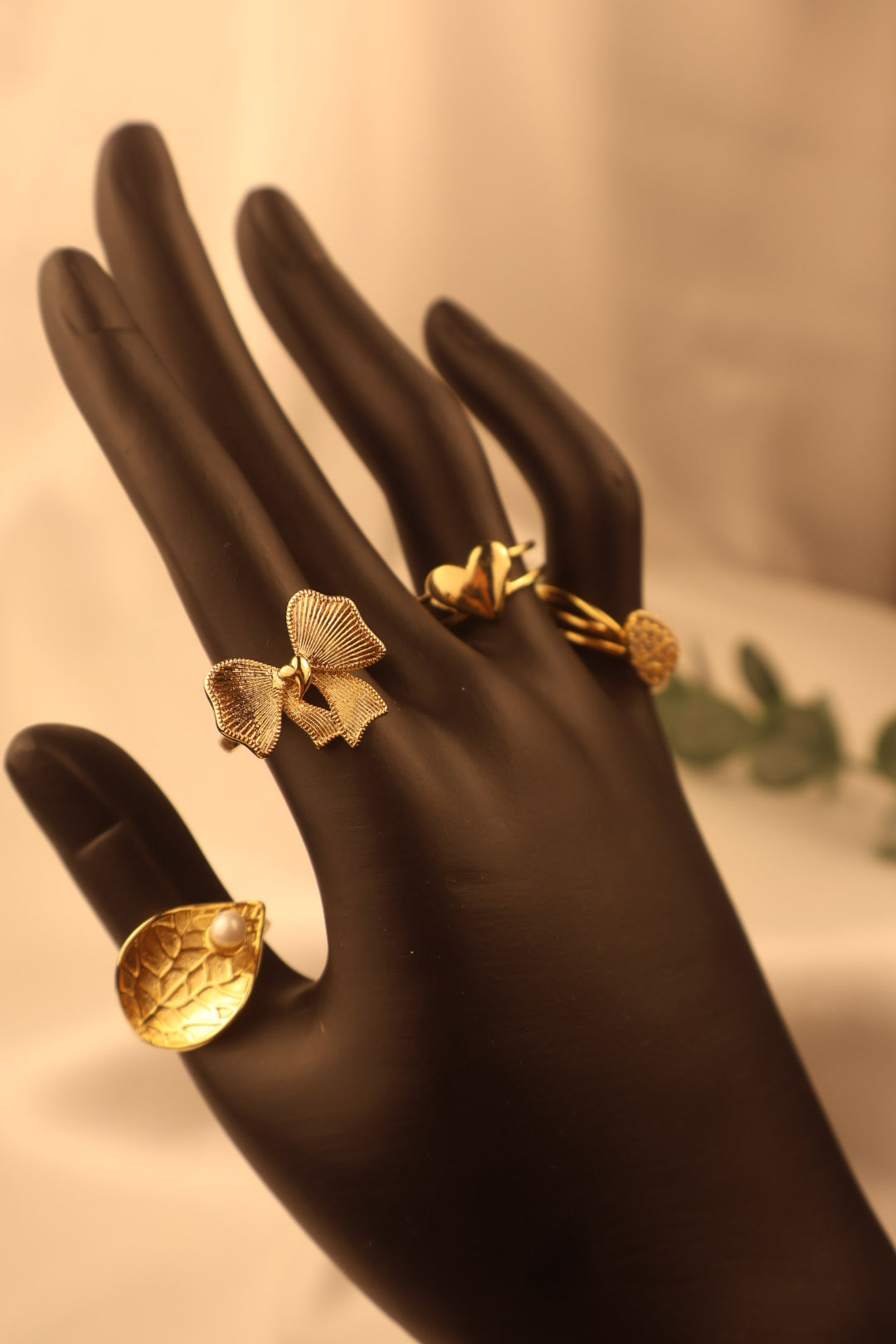 Charming Gold Ring Set (4 Pieces)