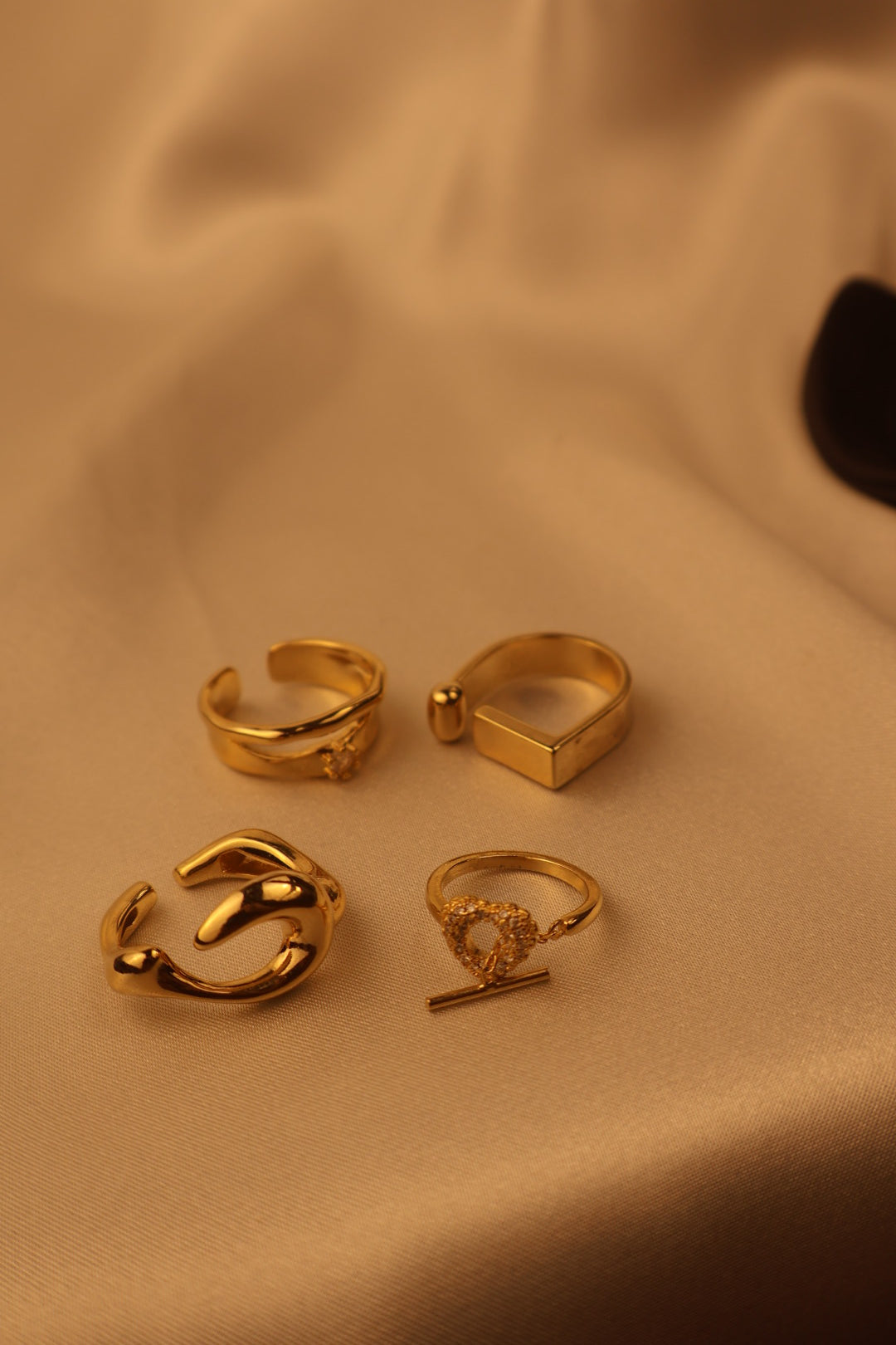 Elegant Modern Gold Ring Set Of 4