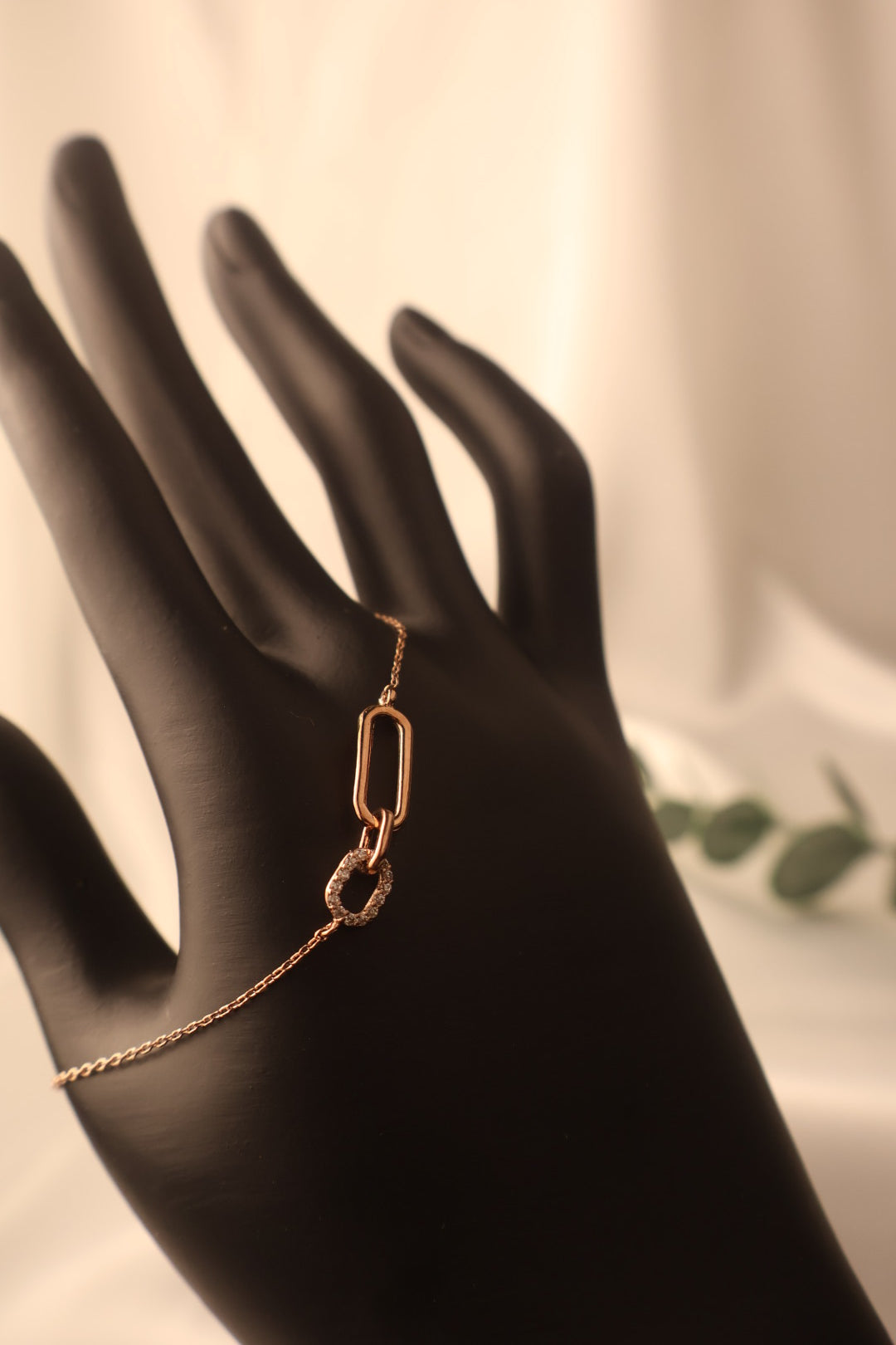 Two circle bracelet, rose gold