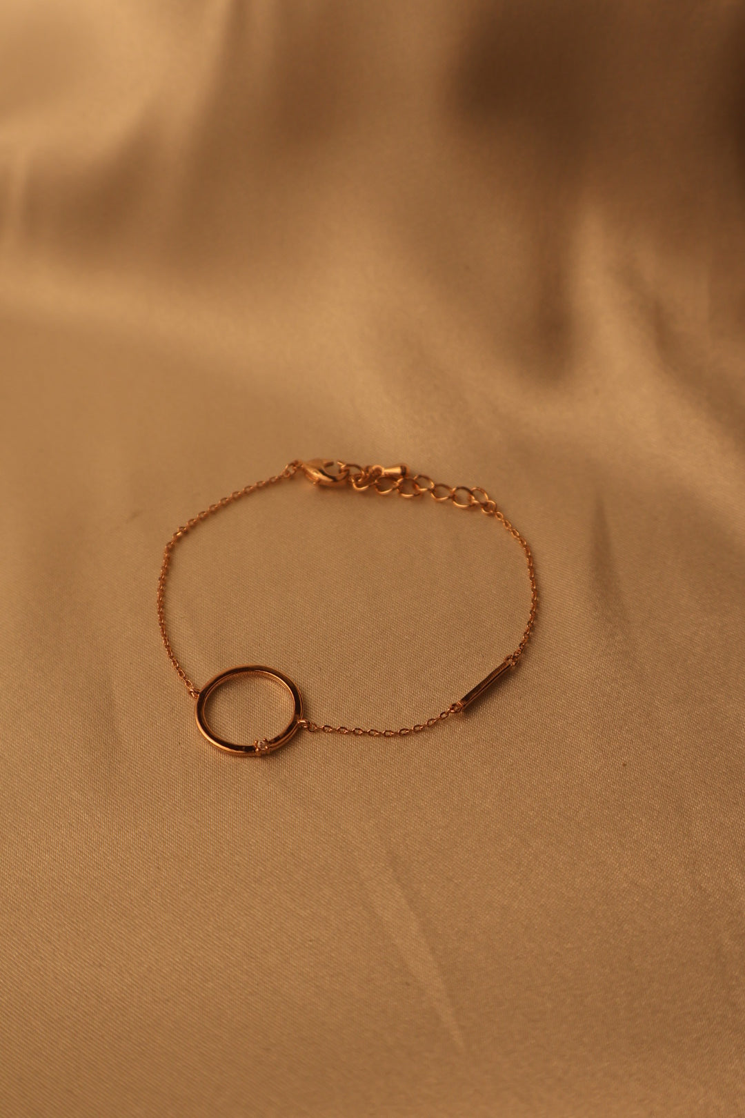 Rose gold circular bracelet